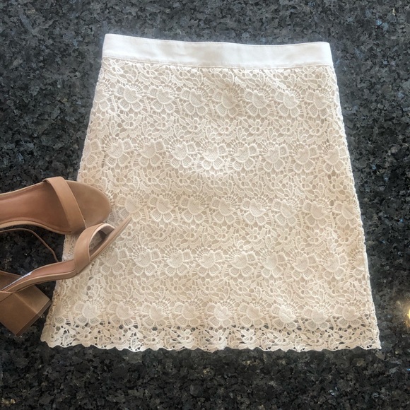 LOFT Lace Floral Cream Mini Skirt - Picture 9 of 9